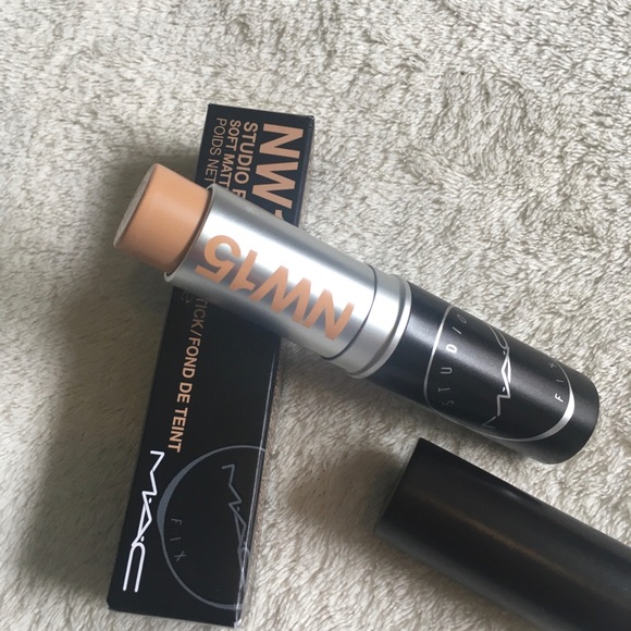 Mac Cosmetics Studio Fix Soft Matte Foundation Stick in NW15 BNIB - Picture 3 of 13